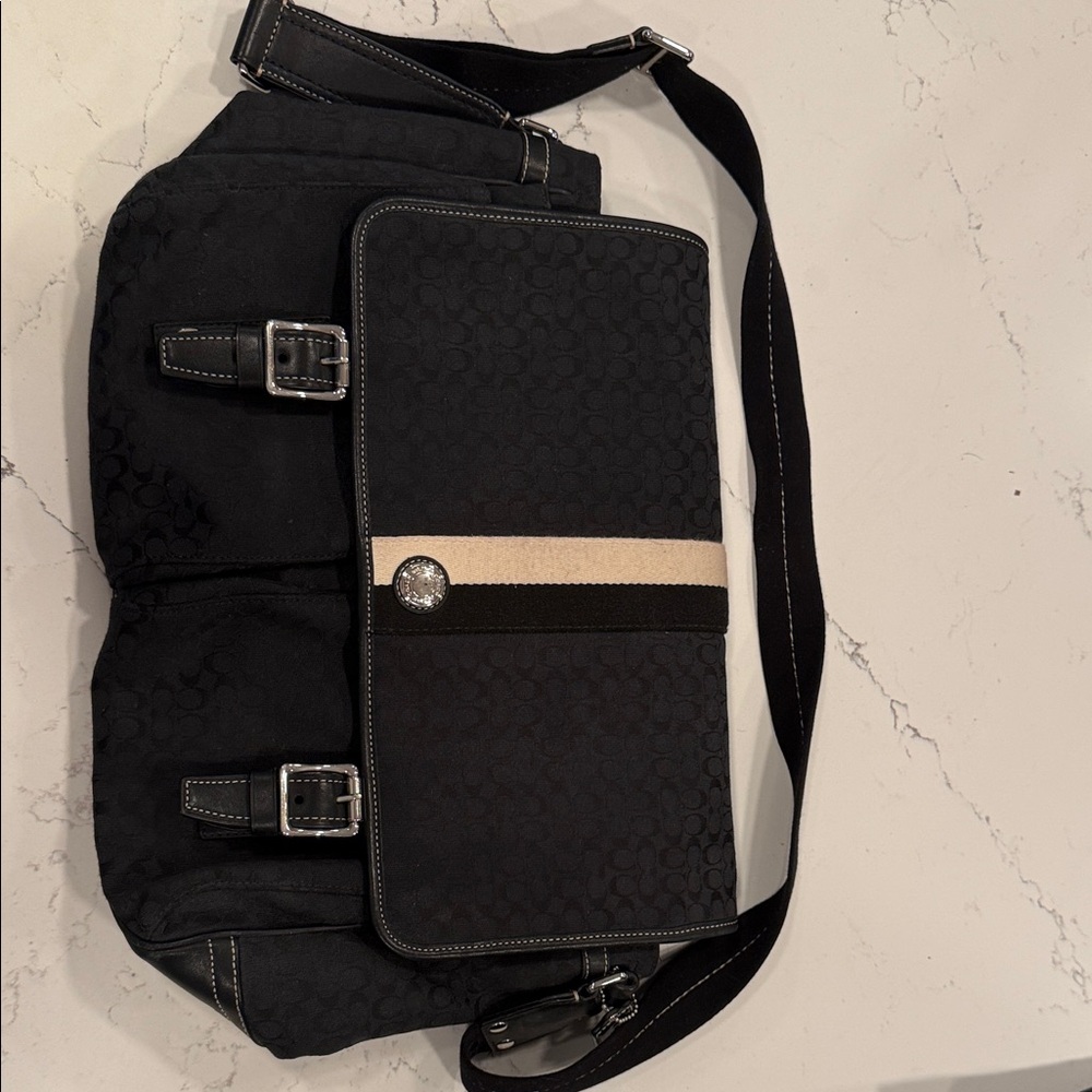 Coach F70183 Voyager Signature Crossbody Messenger Bag Black Signature